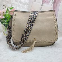 Load image into Gallery viewer, Vegan Saddle Crossbody Bag