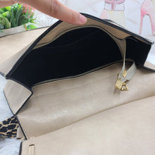 Load image into Gallery viewer, Vegan Saddle Crossbody Bag