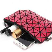 Load image into Gallery viewer, Glossy Diamond Pattern Clutch Bag
