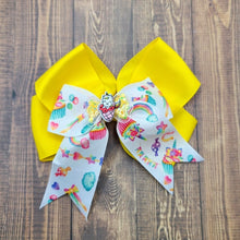Load image into Gallery viewer, Unicorn Cupcake and Glitter Hair Bow
